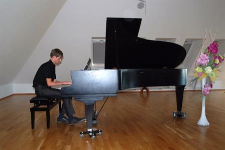 ZUŠ * Absolventský koncert Terezky Veiglové, II. stupeň ZUŠ, hra na klavír