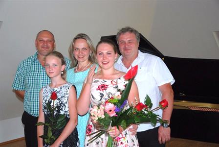 ZUŠ * Absolventský koncert Terezky Veiglové, II. stupeň ZUŠ, hra na klavír