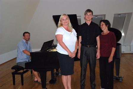 ZUŠ * Absolventský koncert Terezky Veiglové, II. stupeň ZUŠ, hra na klavír