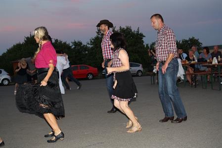  Country večer pod rozhlednou 