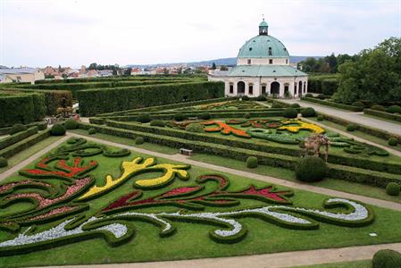 Klub důchodců * Výlet na Svatý Hostýn a do Květné zahrady v Kroměříži