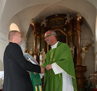Oslava narozenin faráře Marka Slatinského