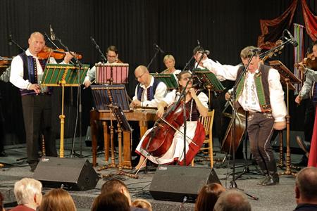 Vzpomínkový koncert na Františka Melichara a Vilku Buchtovou