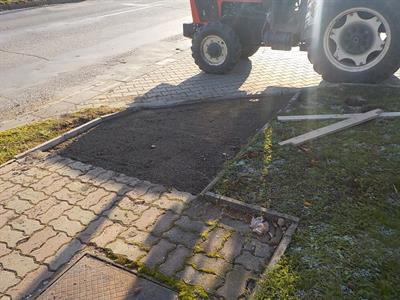 Služby města * Oprava chodníků na ulici Nádražní, bezbariérovost