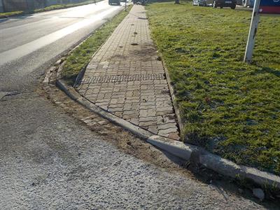 Služby města * Oprava chodníků na ulici Nádražní, bezbariérovost
