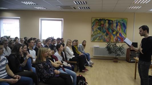 Beseda se spisovatelem Markem Šindelkou