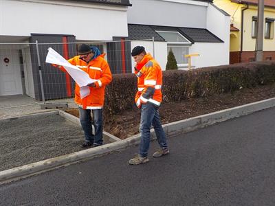 Rekonstrukce ulice Brněnská - pokládka živičného povrchu