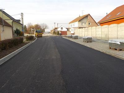 Rekonstrukce ulice Brněnská - pokládka živičného povrchu