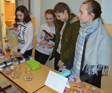 Gymnázium * Studentský vánoční jarmark a koncert v kostele