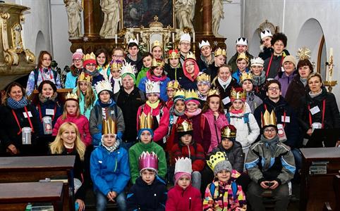 Malí koledníci prošli ulicemi města