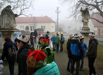 Malí koledníci prošli ulicemi města