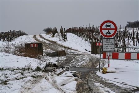 Panely u vjezdu na cyklostezku