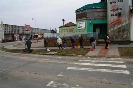 Klub důchodců * Velký jarní úklid města Velké Pavlovice