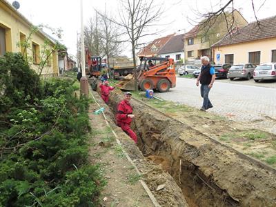 Služby města * Ulice Hlavní - výměna vodovodního řadu