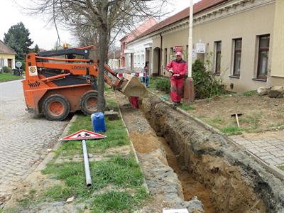 Služby města * Ulice Hlavní - výměna vodovodního řadu