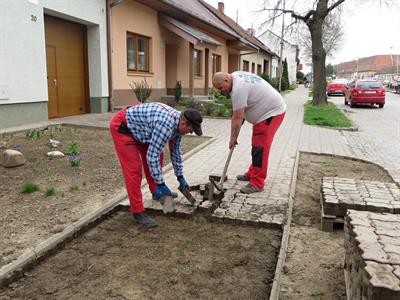 Služby města * Ulice Hlavní - výměna vodovodního řadu