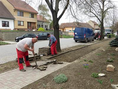 Služby města * Ulice Hlavní - výměna vodovodního řadu
