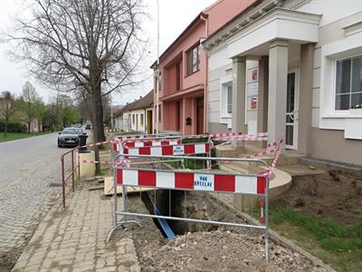 Služby města * Ulice Hlavní - výměna vodovodního řadu