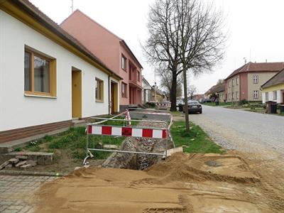 Služby města * Ulice Hlavní - výměna vodovodního řadu