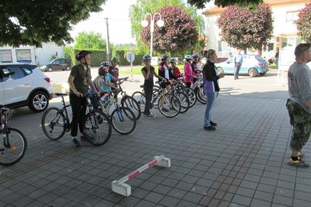 Základní škola * Dopravní den - cyklistika v praxi