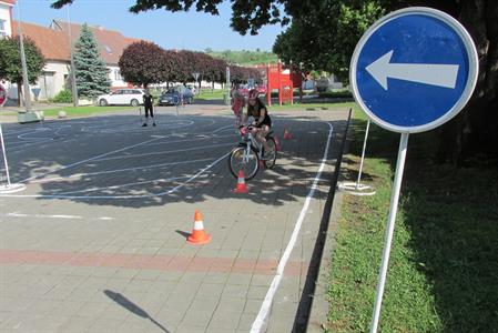Základní škola * Dopravní den - cyklistika v praxi