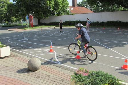 Základní škola * Dopravní den - cyklistika v praxi