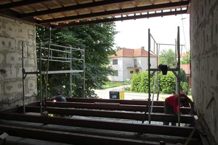 Nová třída mateřské školy má střechu 