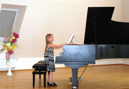 ZUŠ * Absolventský koncert klavíristky Hanky Bálkové