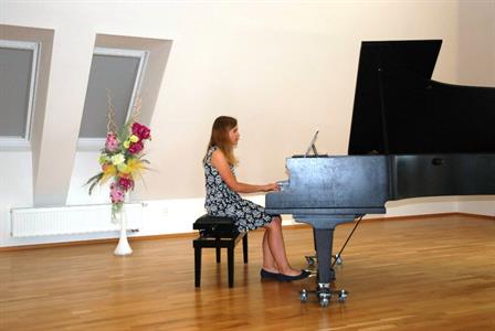 ZUŠ * Absolventský koncert klavíristky Hanky Bálkové