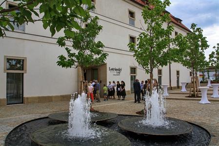 Slavnostní otevření hotelu Lotrinský