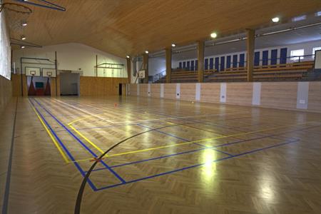 ZŠ * Velká tělocvična po generální opravě podlahy