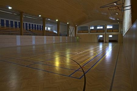 ZŠ * Velká tělocvična po generální opravě podlahy
