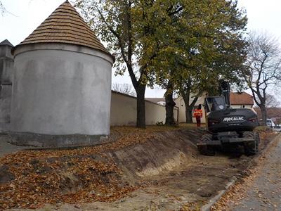 Služby města * Nová parkovací místa v ulici Náměstí 9. Května