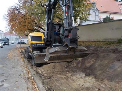 Služby města * Nová parkovací místa v ulici Náměstí 9. Května