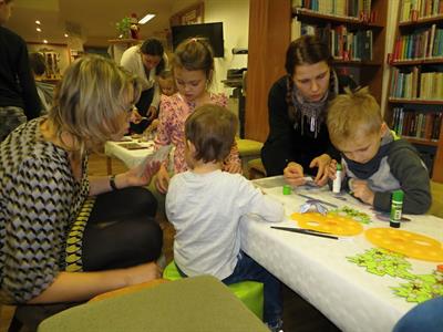 Městská knihovna * Předvánoční tvoření pro děti a jejich rodiče