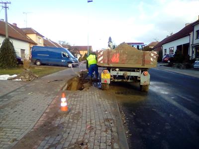 Porucha vodovodního řadu na ulici Dlouhá