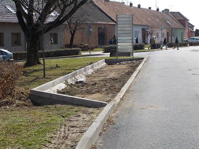 Služby města * Budování nových parkovacích míst u kostela na ulici Dlouhá