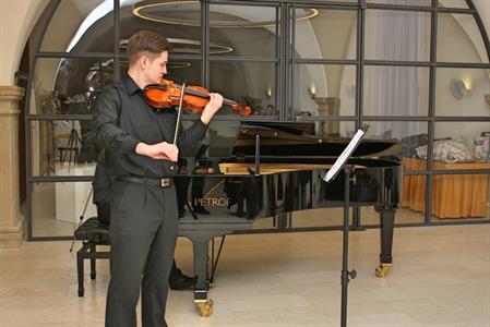 ZUŠ * Absolventský koncert houslisty Karla Kosíka