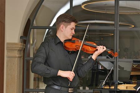 ZUŠ * Absolventský koncert houslisty Karla Kosíka