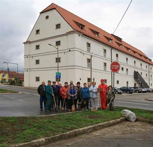 V sobotu se uklízelo ostošest