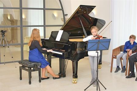 Základní umělecká škola * Absolventský koncert mladých klavíristů - Kristýny Machačové, Kláry Mikulicové, Anabely Horáčkové a Miroslava Náležinského