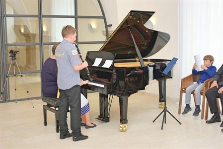 Základní umělecká škola * Absolventský koncert mladých klavíristů - Kristýny Machačové, Kláry Mikulicové, Anabely Horáčkové a Miroslava Náležinského