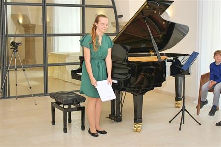 Základní umělecká škola * Absolventský koncert mladých klavíristů - Kristýny Machačové, Kláry Mikulicové, Anabely Horáčkové a Miroslava Náležinského