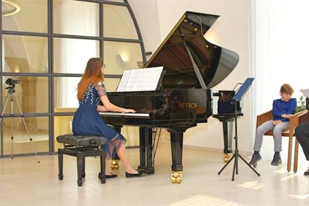 Základní umělecká škola * Absolventský koncert mladých klavíristů - Kristýny Machačové, Kláry Mikulicové, Anabely Horáčkové a Miroslava Náležinského