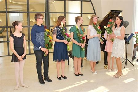 Základní umělecká škola * Absolventský koncert mladých klavíristů - Kristýny Machačové, Kláry Mikulicové, Anabely Horáčkové a Miroslava Náležinského