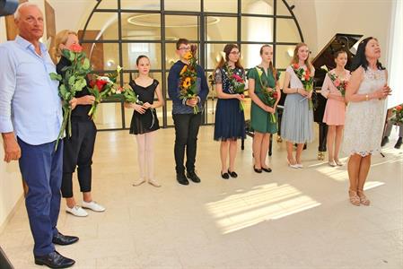Základní umělecká škola * Absolventský koncert mladých klavíristů - Kristýny Machačové, Kláry Mikulicové, Anabely Horáčkové a Miroslava Náležinského