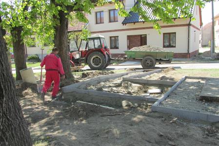  Služby města * Drobné úpravy v ul. Bezručova