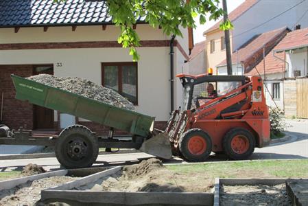  Služby města * Drobné úpravy v ul. Bezručova