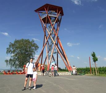 Turistický areál Nad Zahradami s Rozhlednou Slunečná