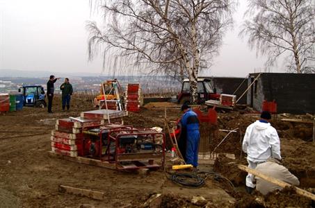 Výstavba rozhledny Slunečná - jaro roku 2009